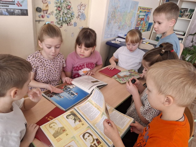 Юные патриоты группы “Подсолнух” узнали о героизме земляков в годы войны. Юные патриоты группы “Подсолнух” узнали о героизме земляков в годы войны.